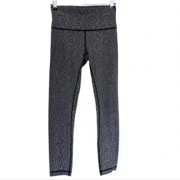 Lululemon High Times Pant Digi Pixie Black Pitch Grey 7/8 Length Women's size 6 - Picture 2 of 11